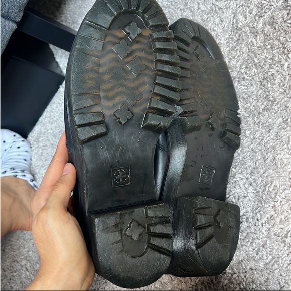 Dr. Martens Rometty size 8 - Picture 4 of 5